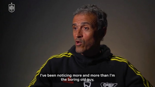 Luis Enrique: 'I like to be close to my players'